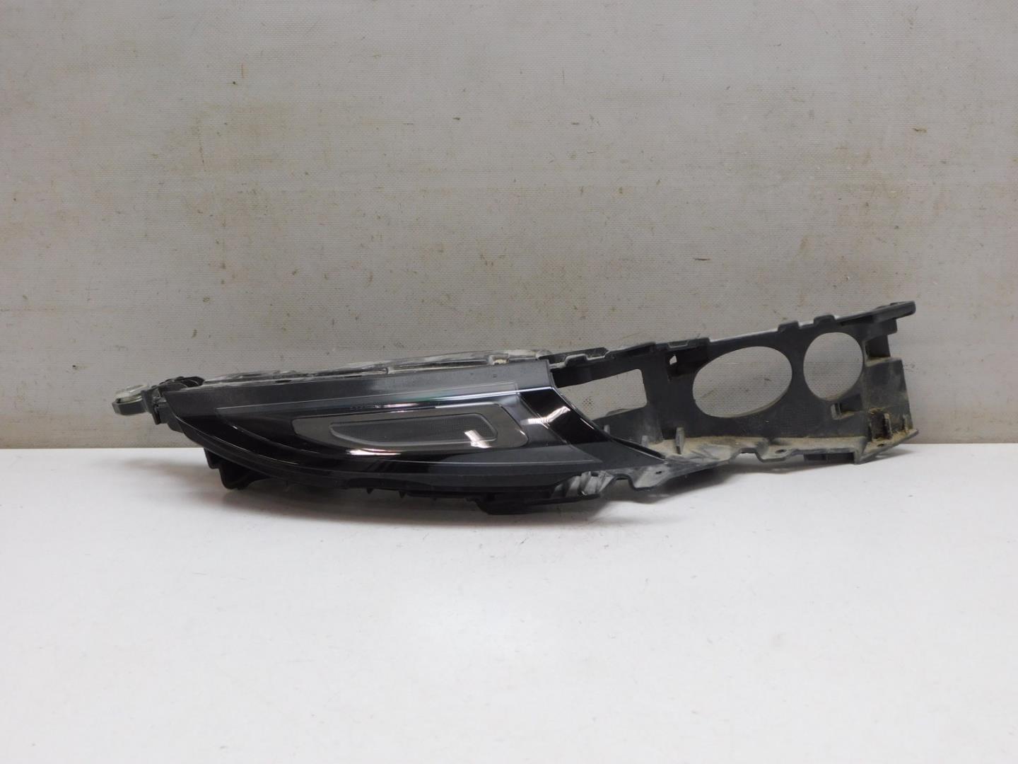 Указатель поворота правый