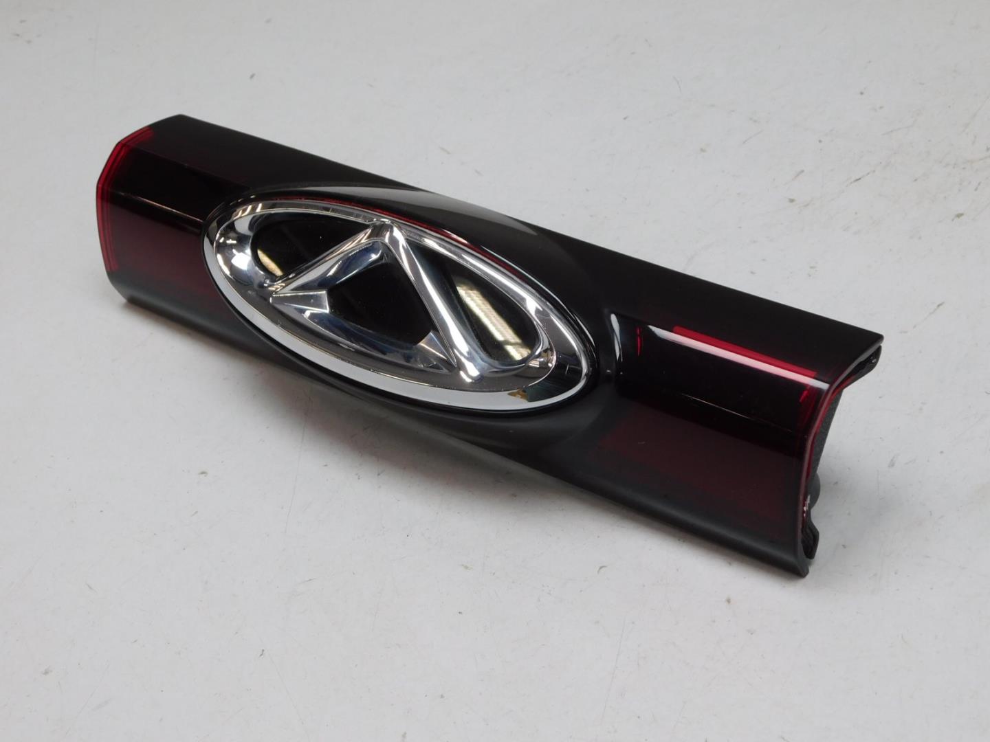 Накладка двери багажника