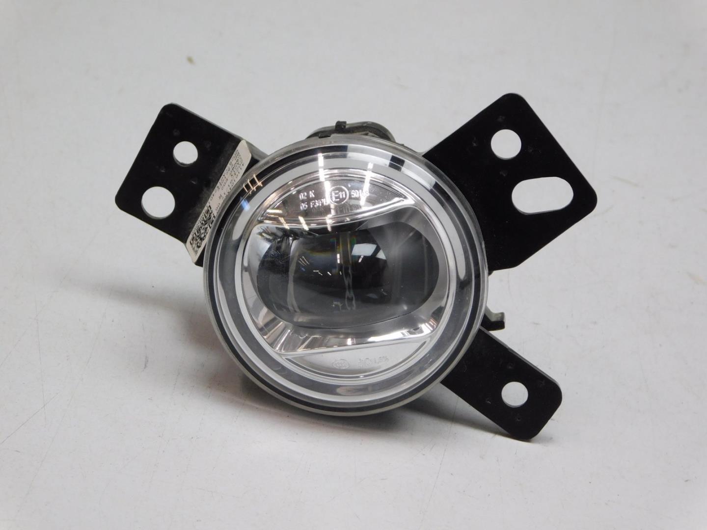 Фара противотуманная правая