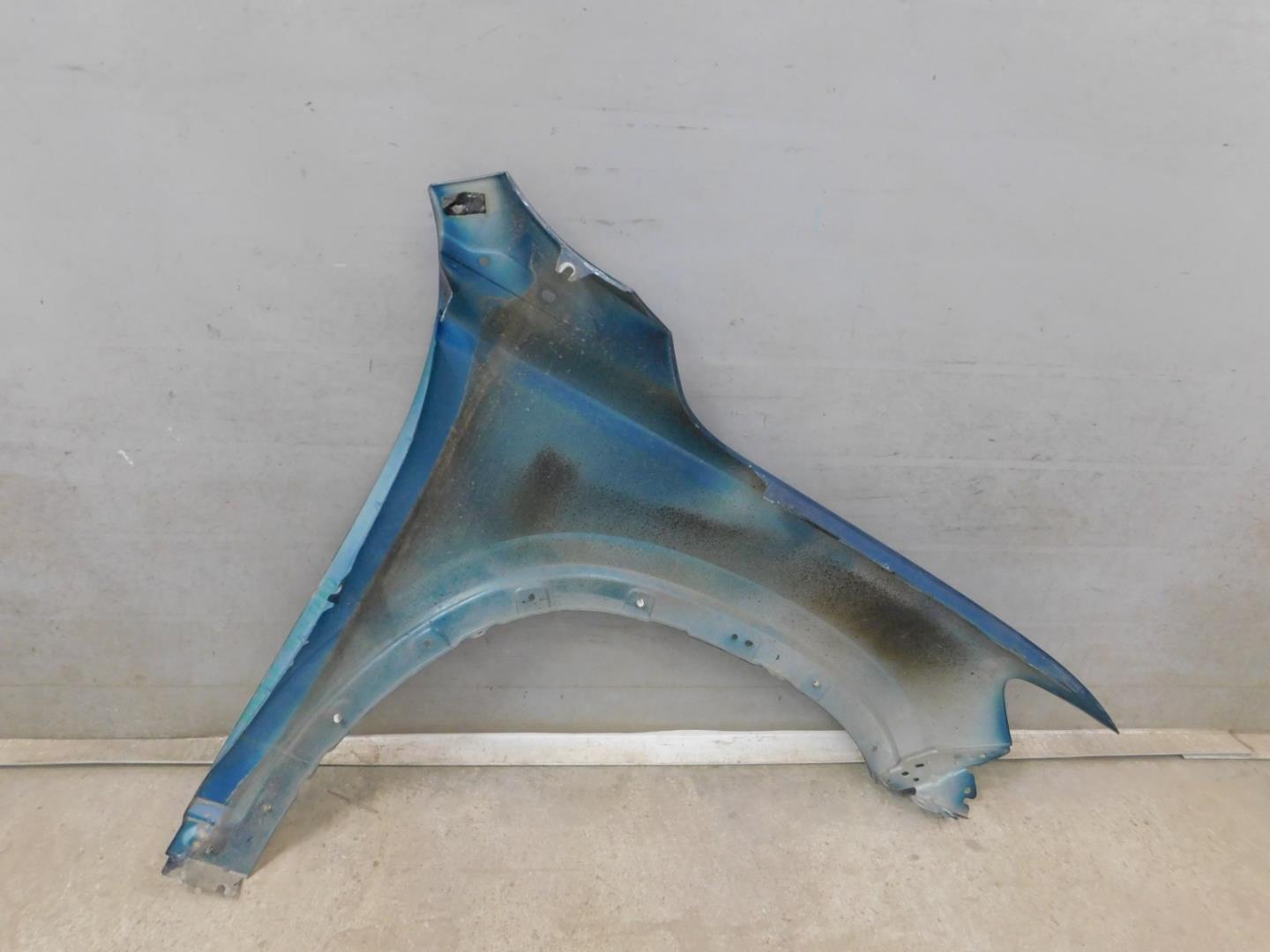 Крыло переднее левое