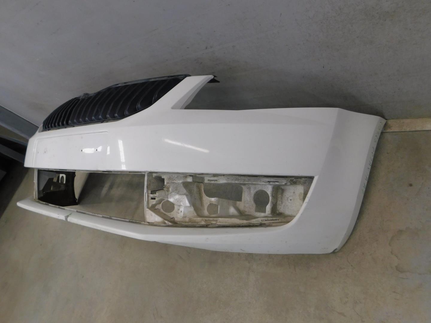 Бампер передний