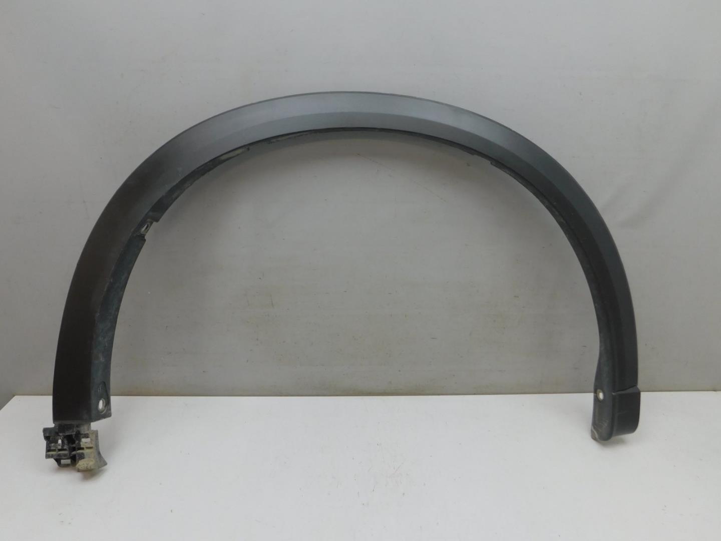 Накладка переднего крыла правого