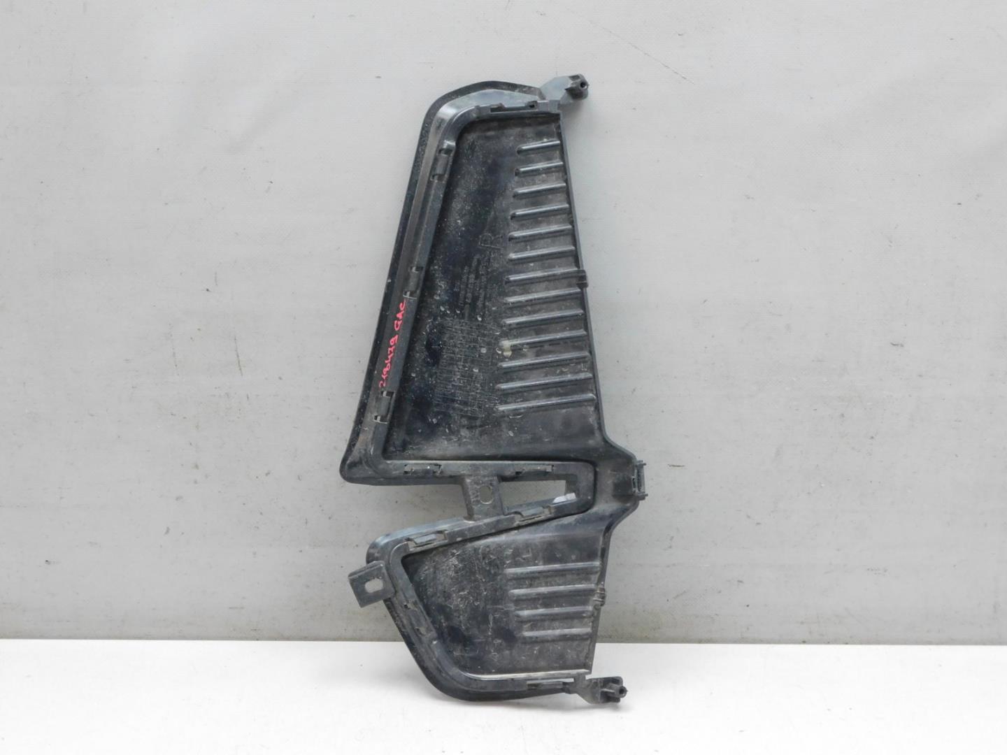 Решетка в бампер правая