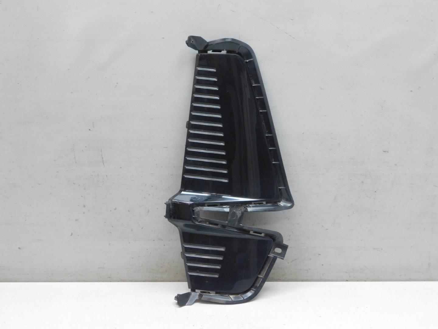 Решетка в бампер правая