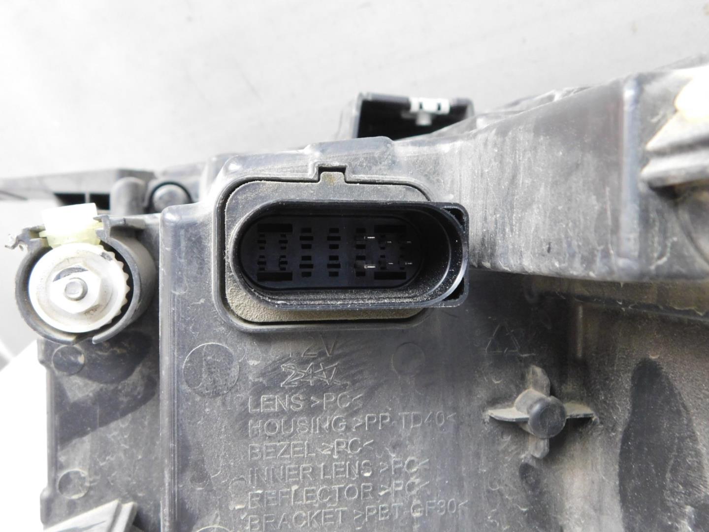 Фара правая