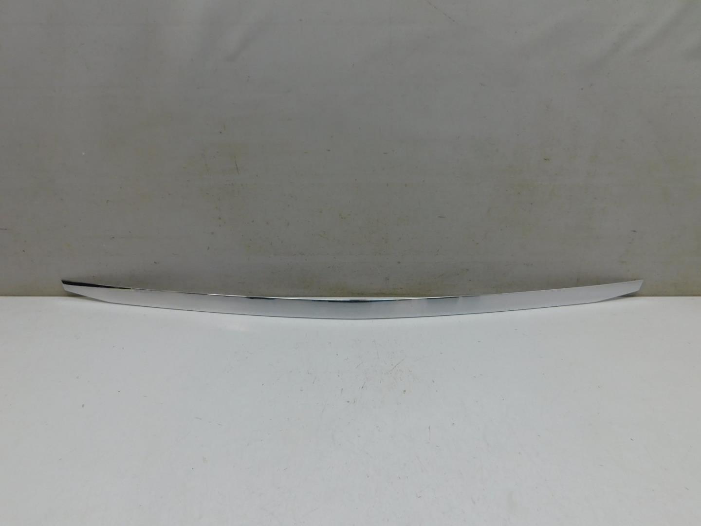 Накладка двери багажника