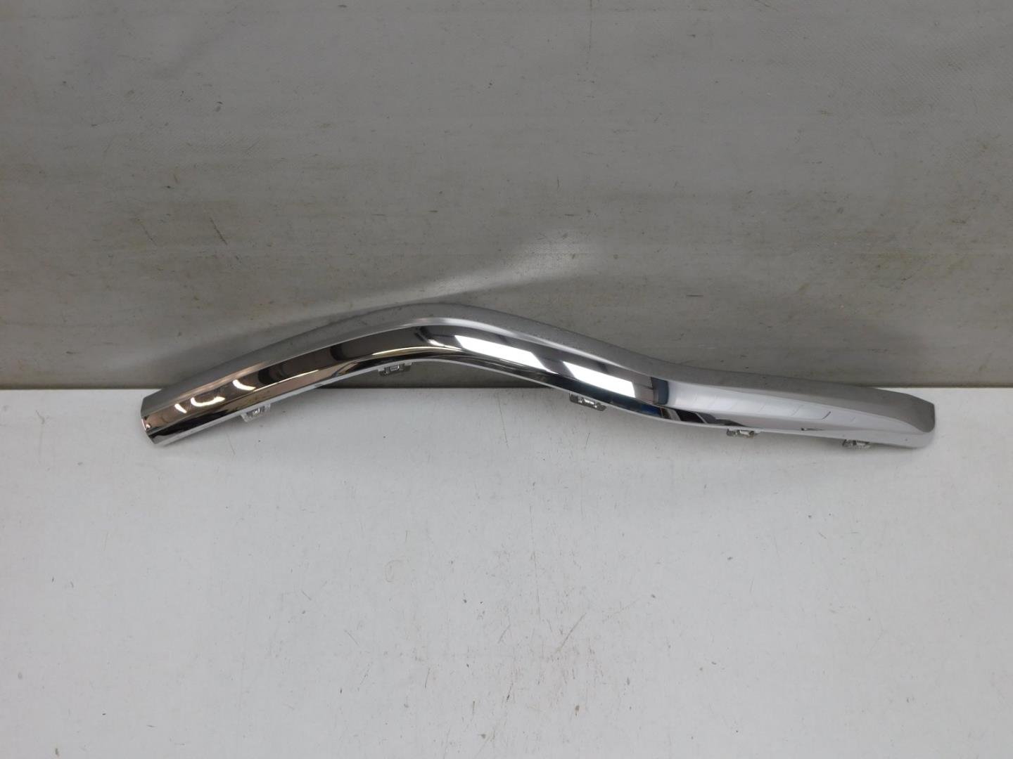 Молдинг заднего бампера