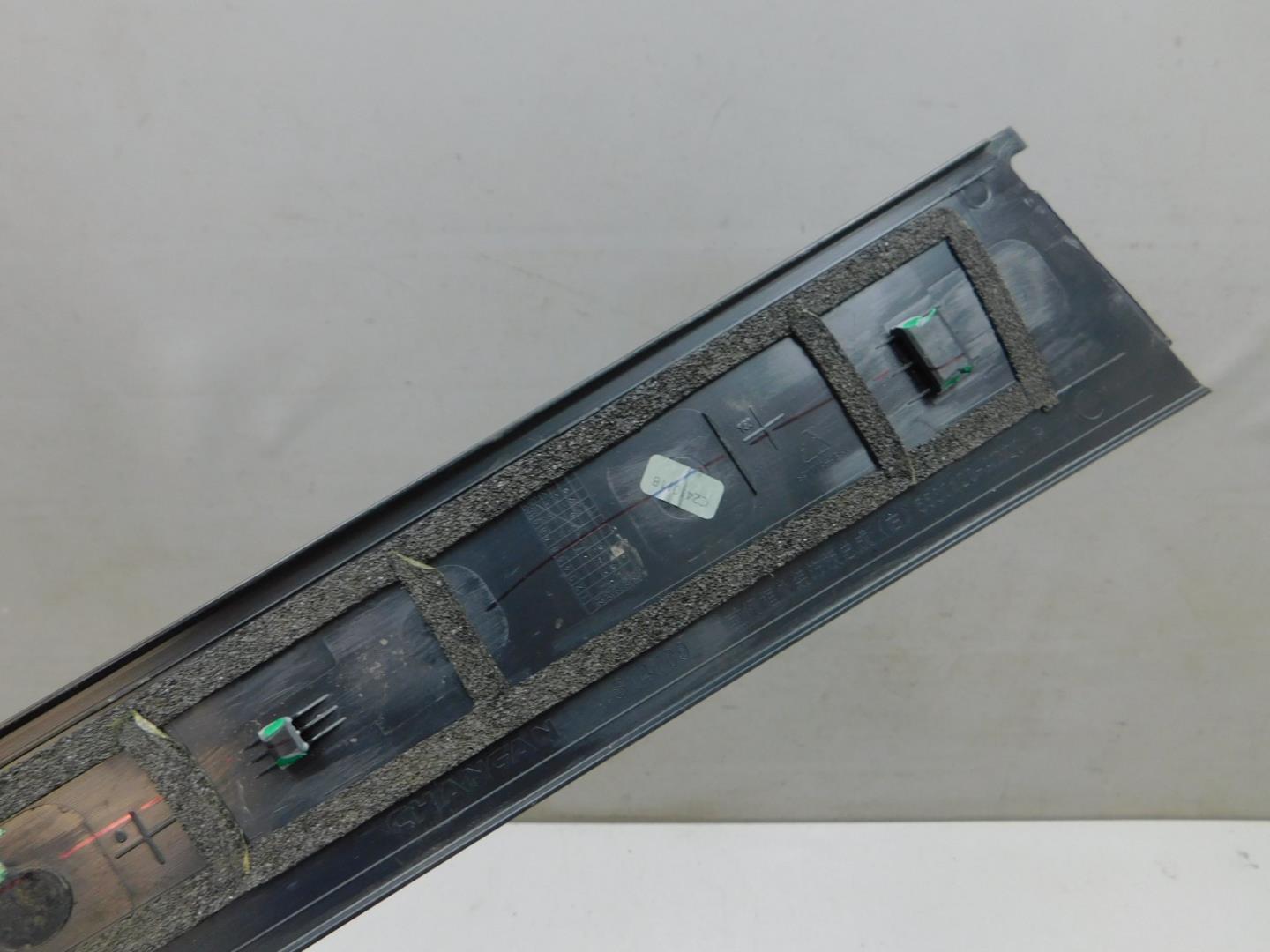 Накладка двери передней правой