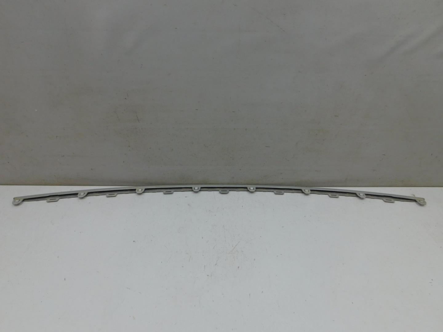 Молдинг переднего бампера