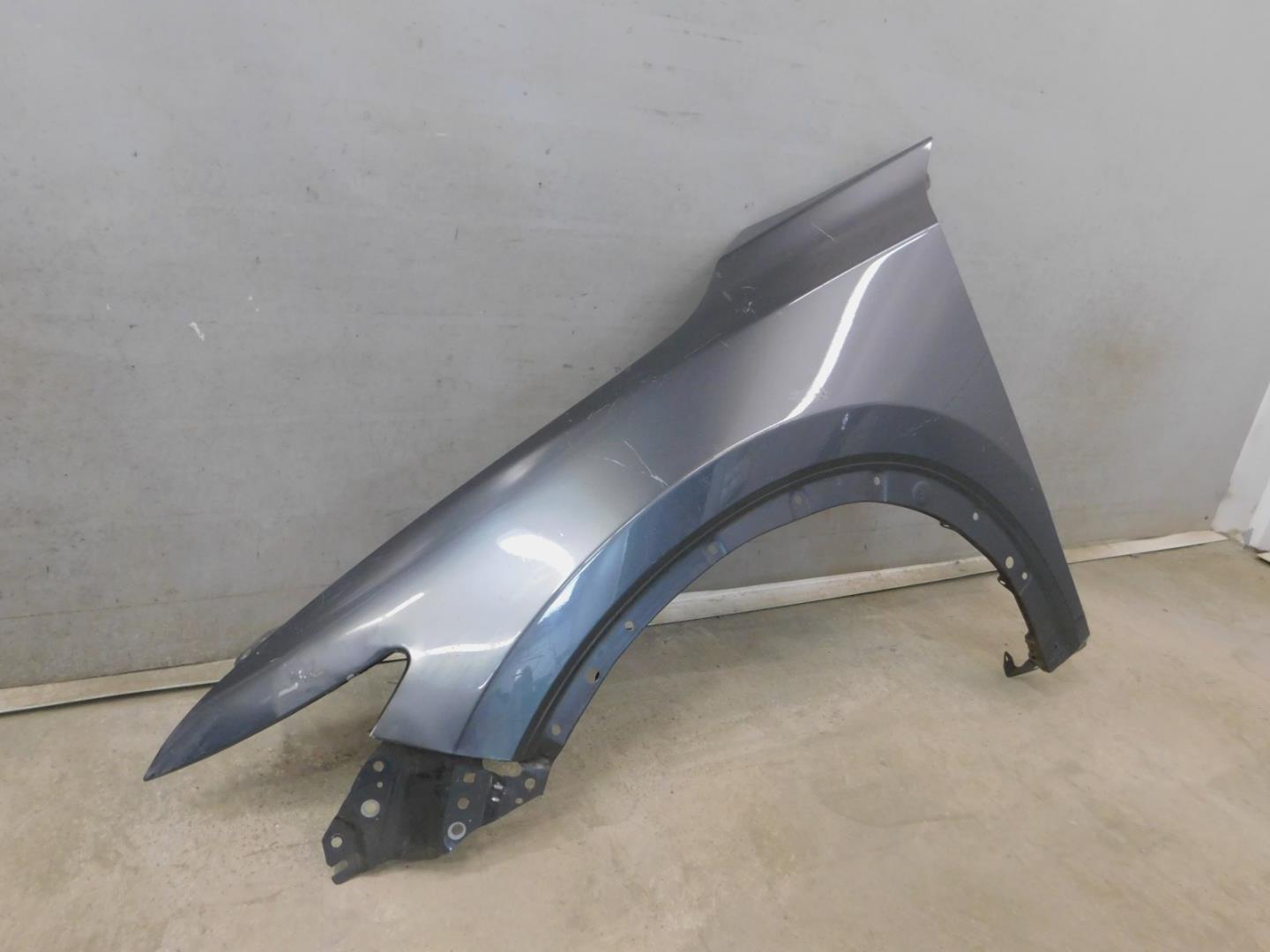 Крыло переднее левое