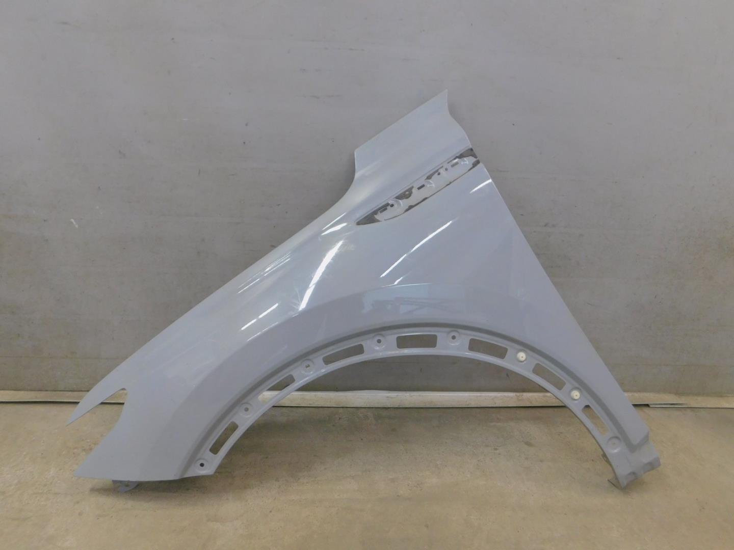 Крыло переднее левое