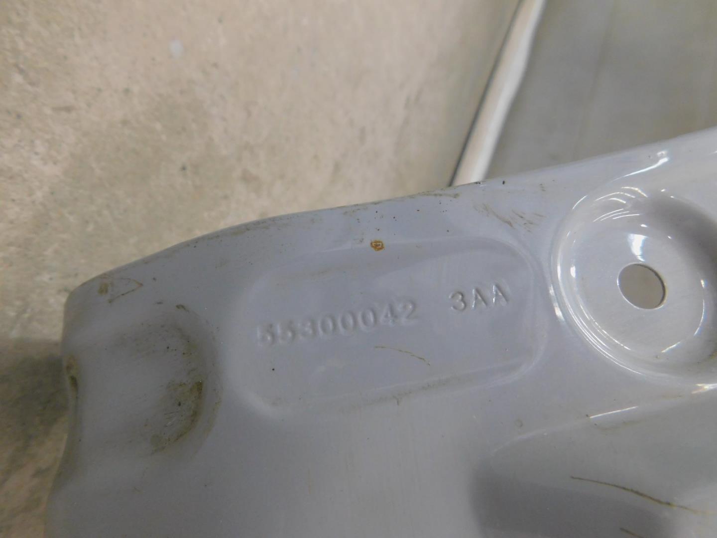 Крыло переднее левое