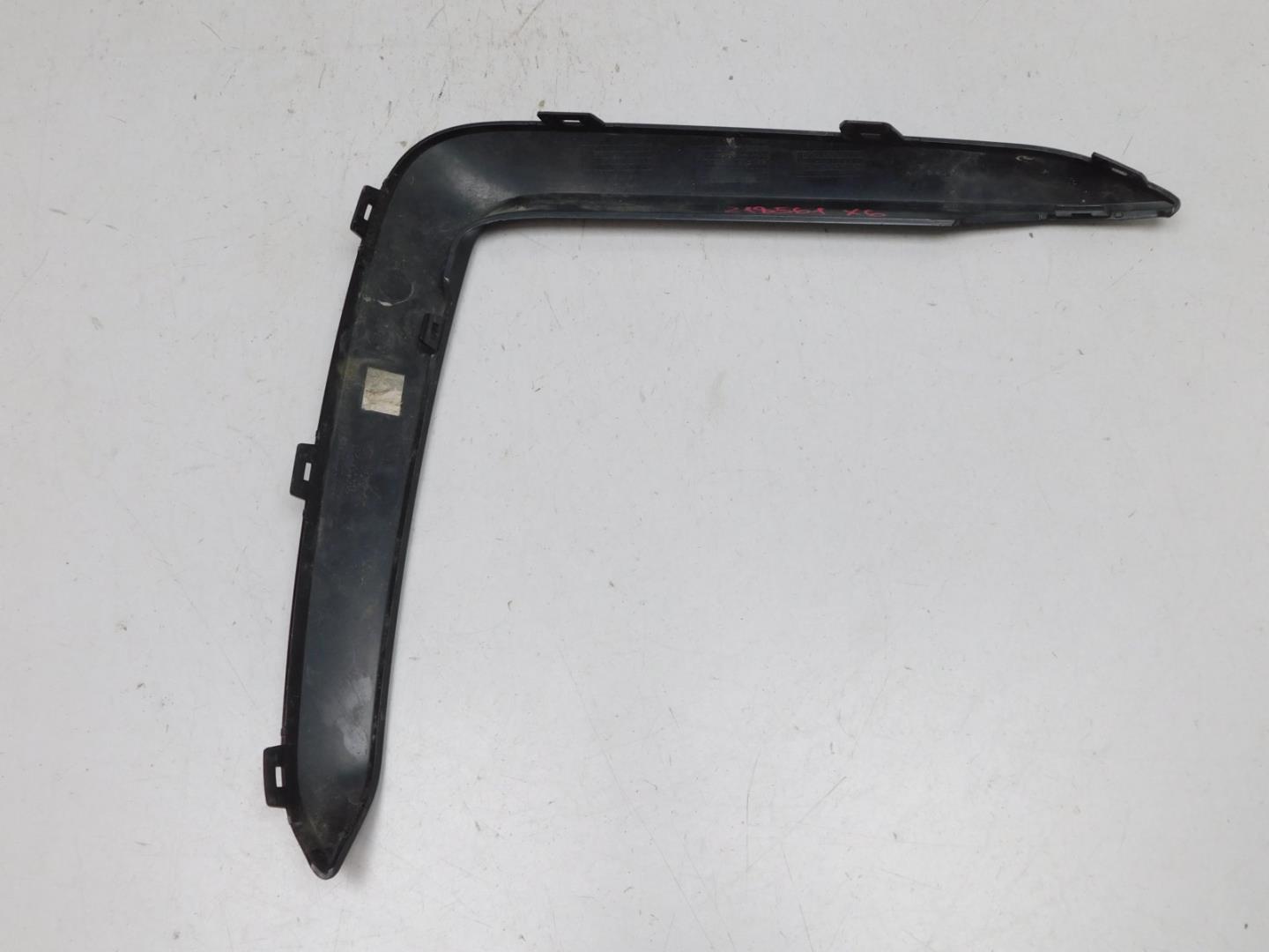 Накладка переднего бампера