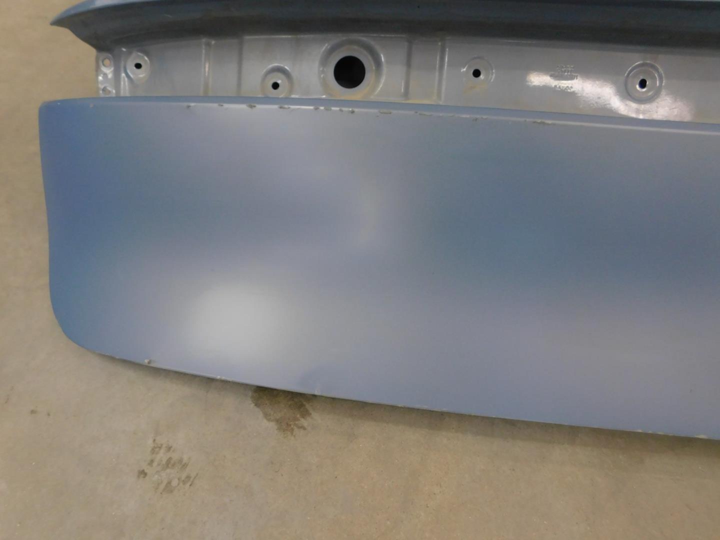 Дверь багажника