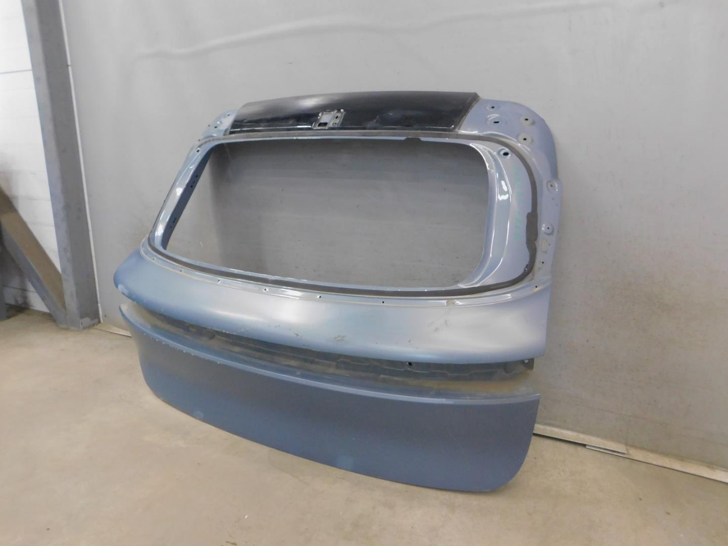 Дверь багажника