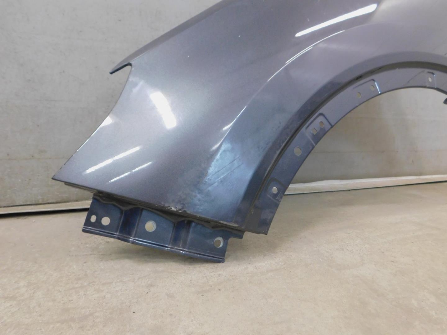 Крыло переднее левое