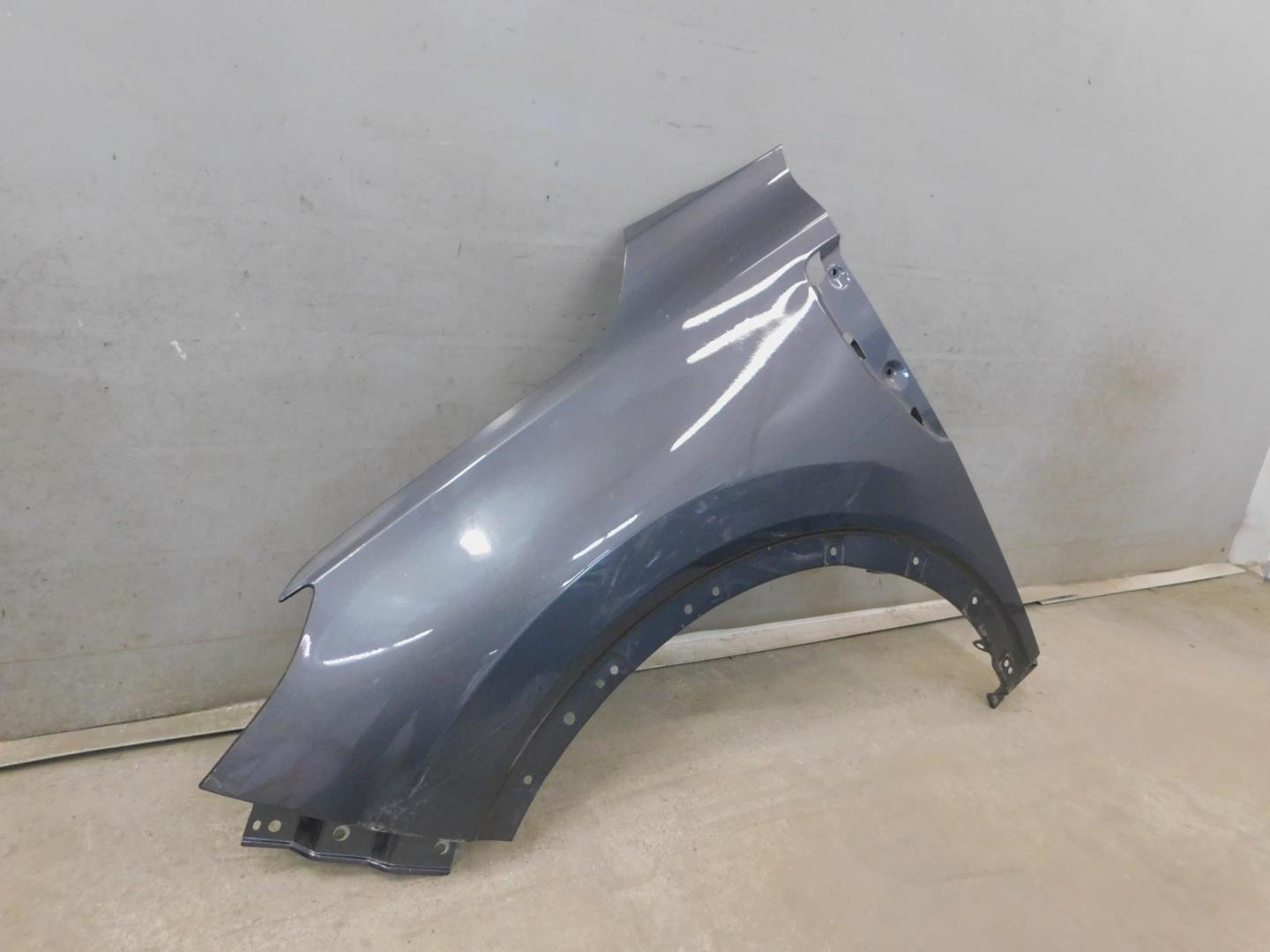 Крыло переднее левое