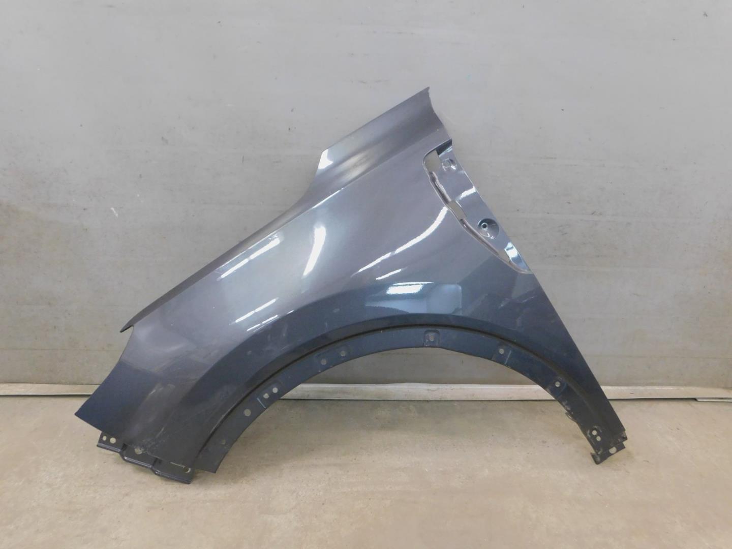 Крыло переднее левое