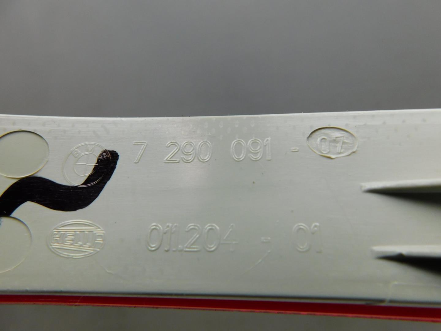 Фонарь задний в бампер левый