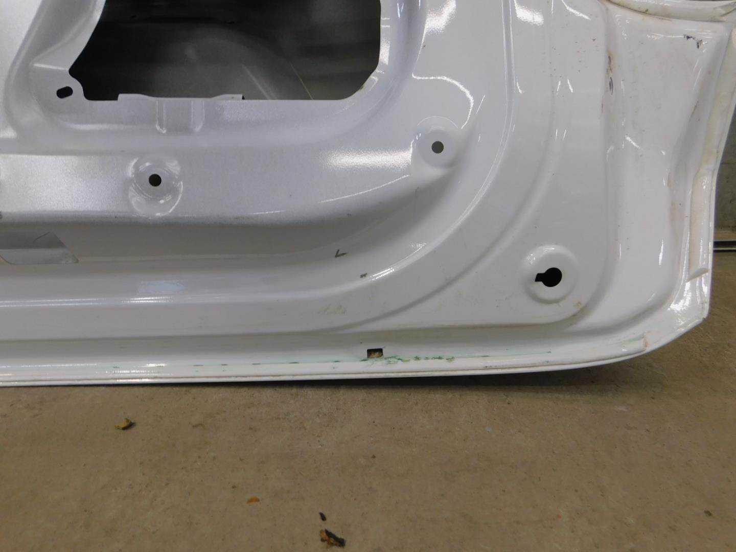 Дверь багажника