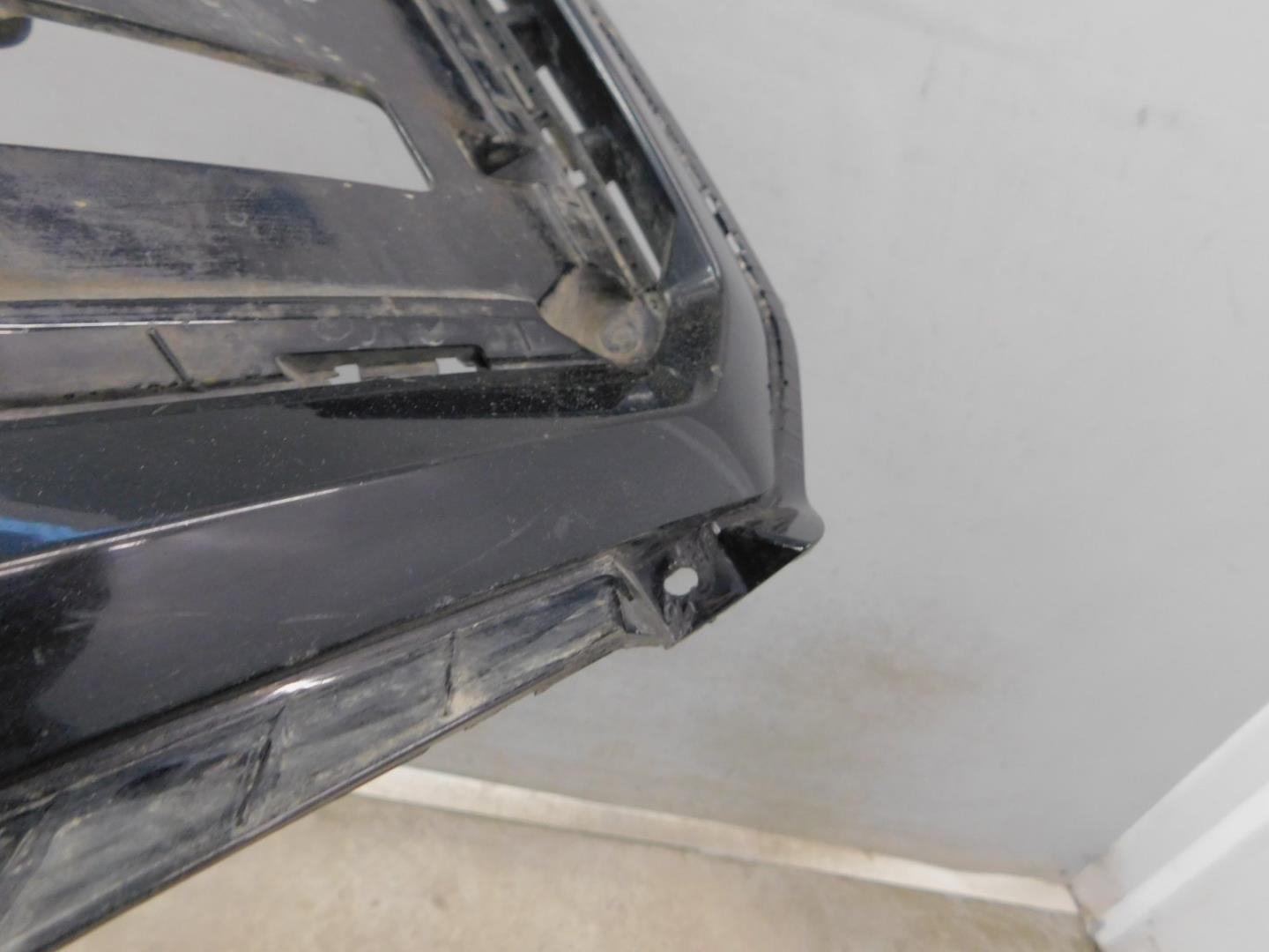 Решетка в бампер центральная