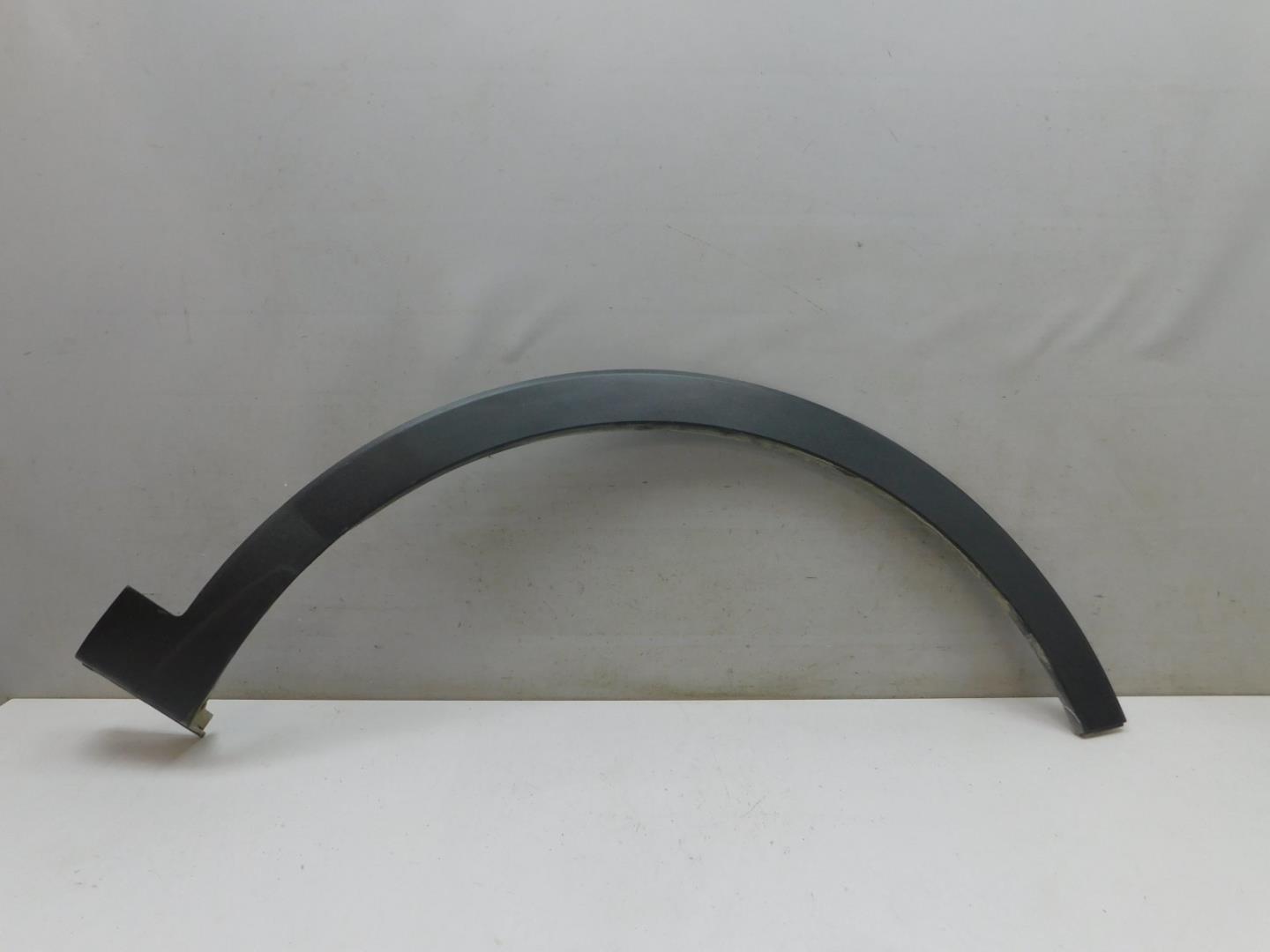 Накладка переднего крыла правого