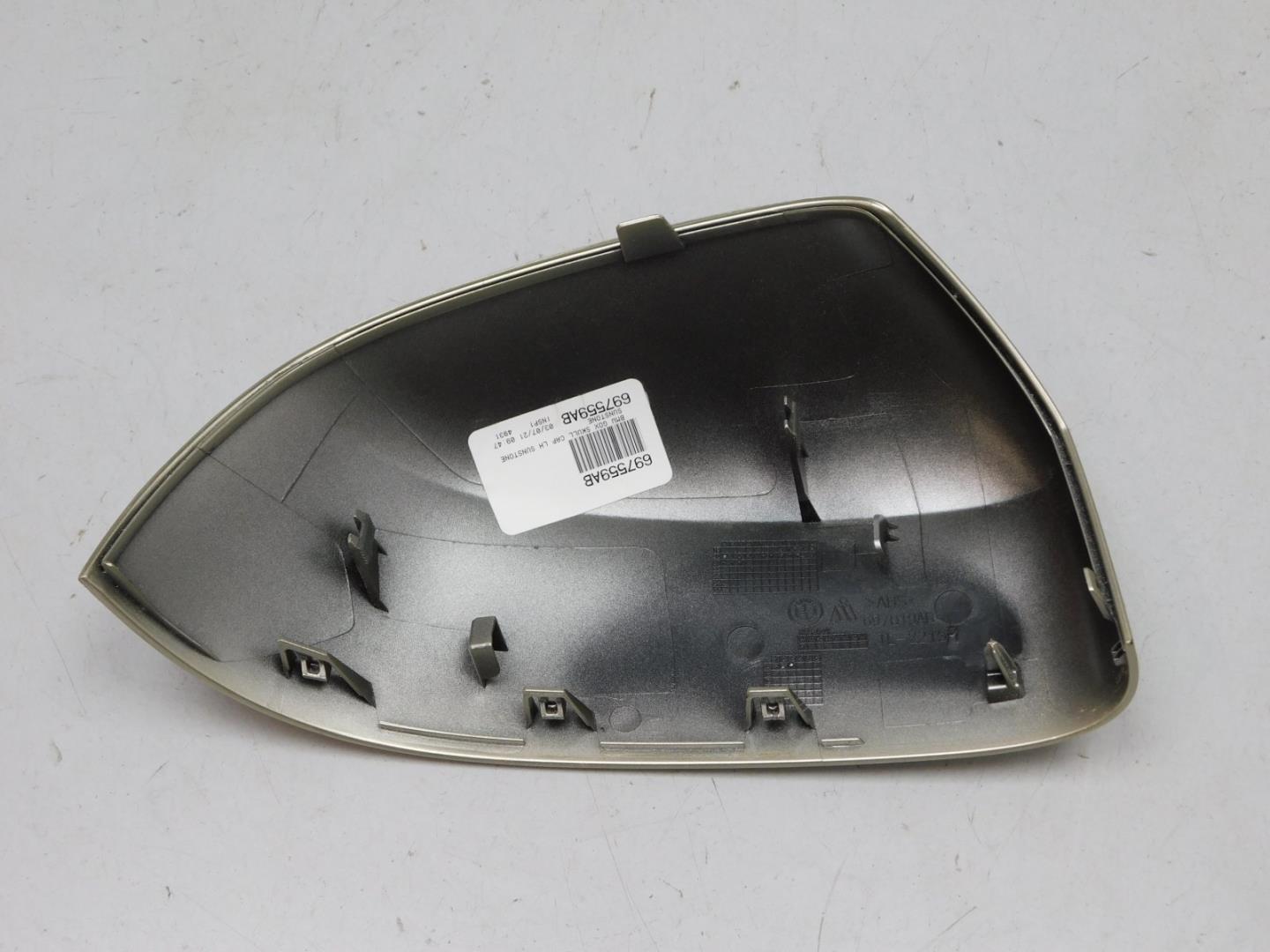 Накладка зеркала левого
