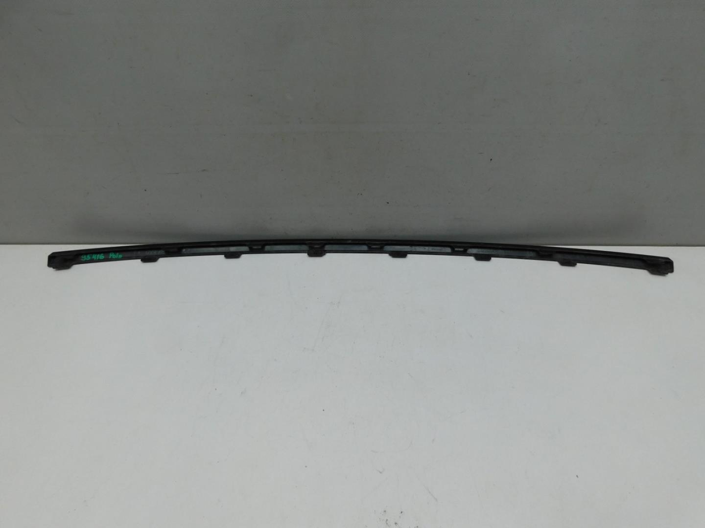 Молдинг переднего бампера