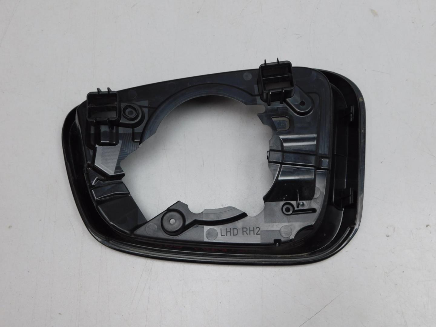 Накладка зеркала правого