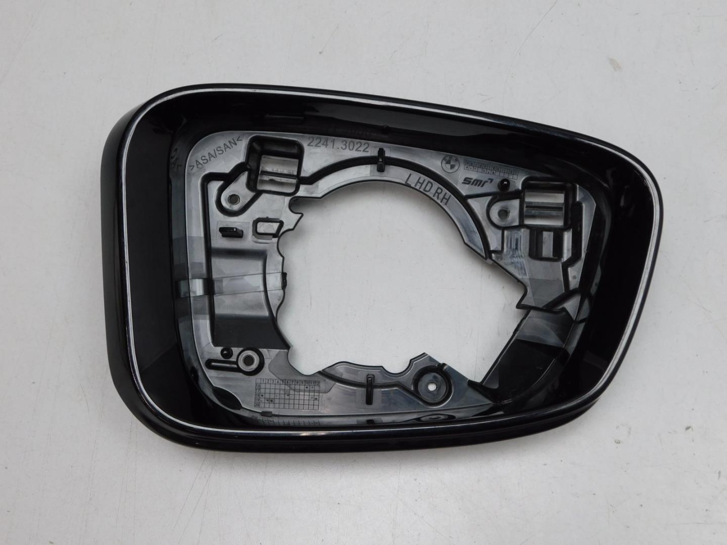 Накладка зеркала правого