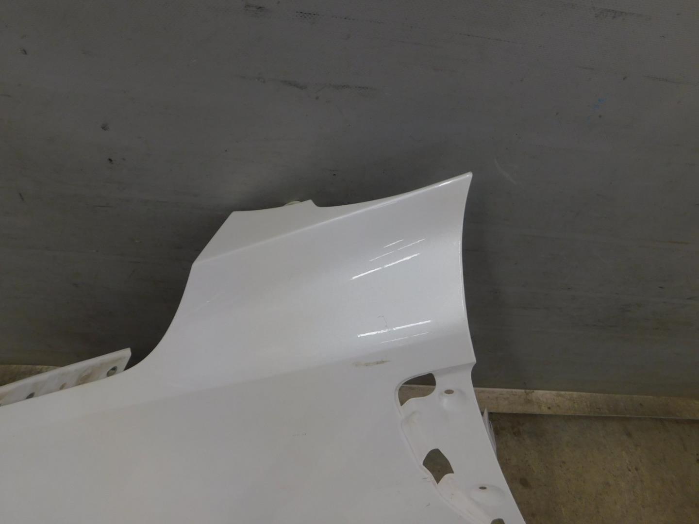 Крыло переднее левое