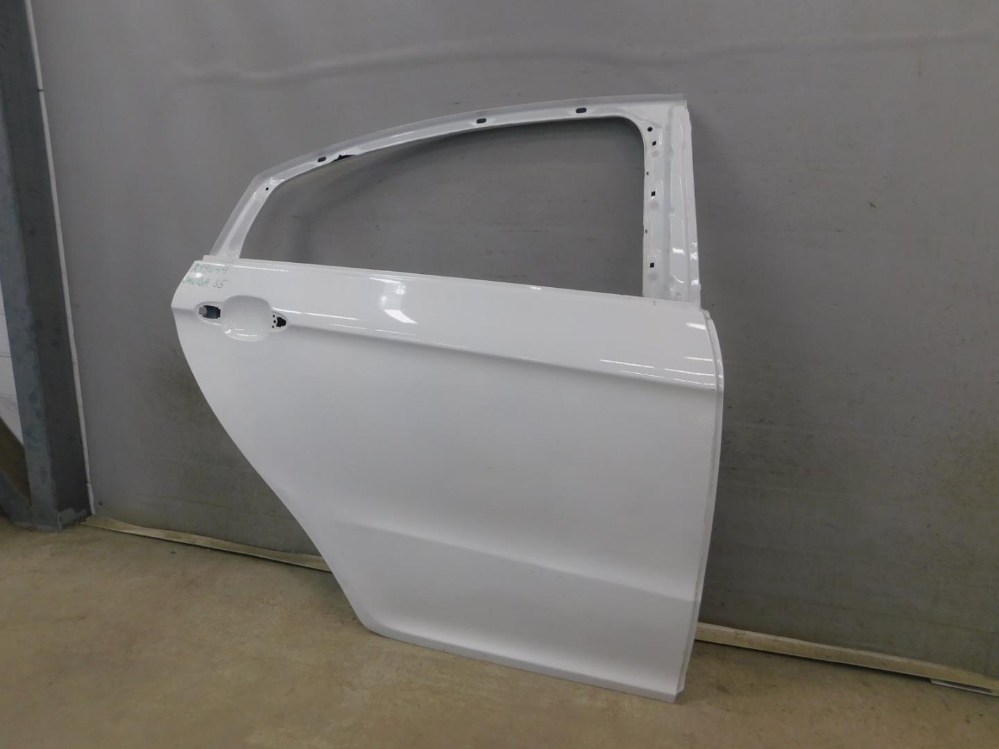 Дверь задняя правая