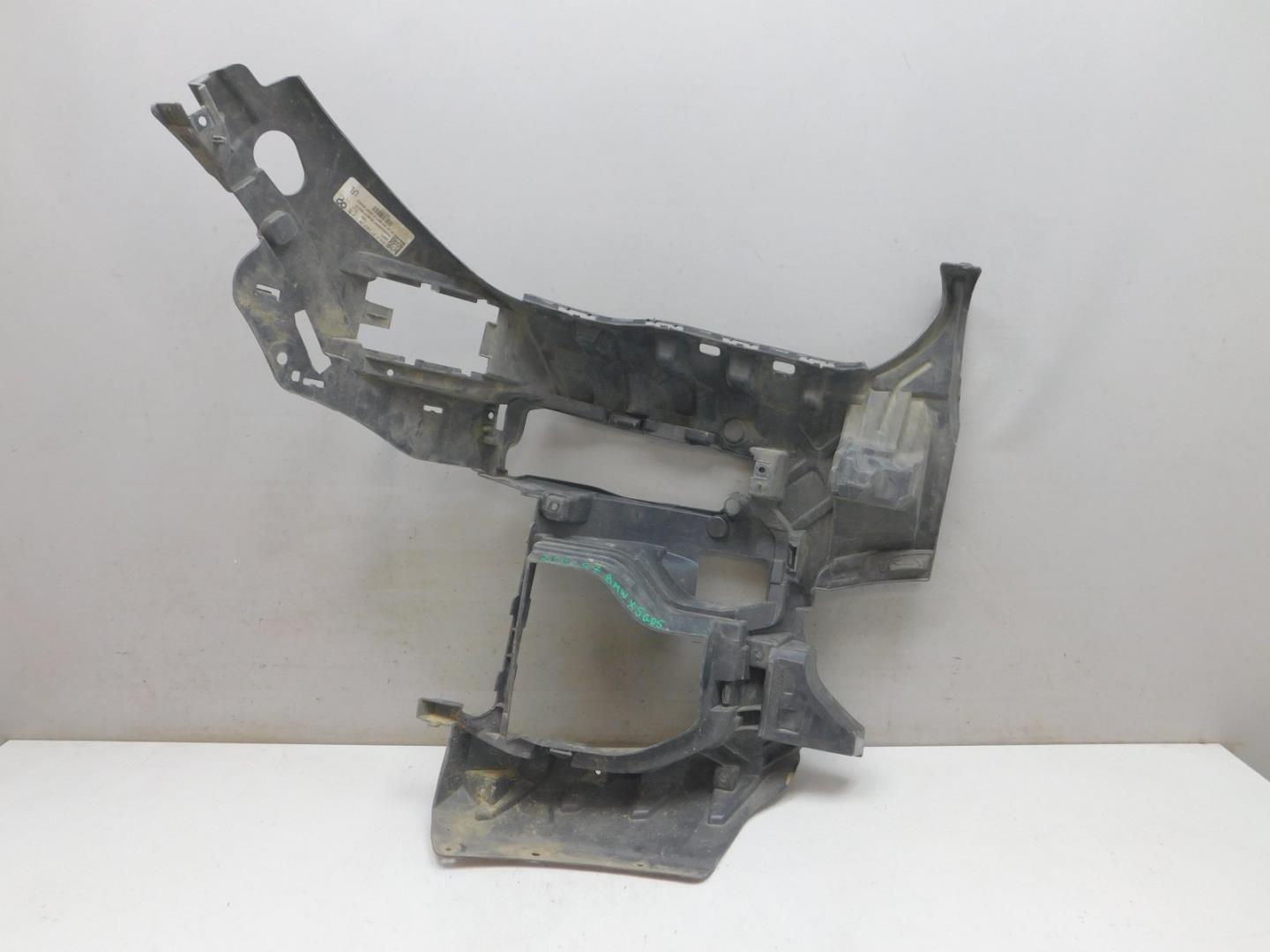 Кронштейн переднего бампера