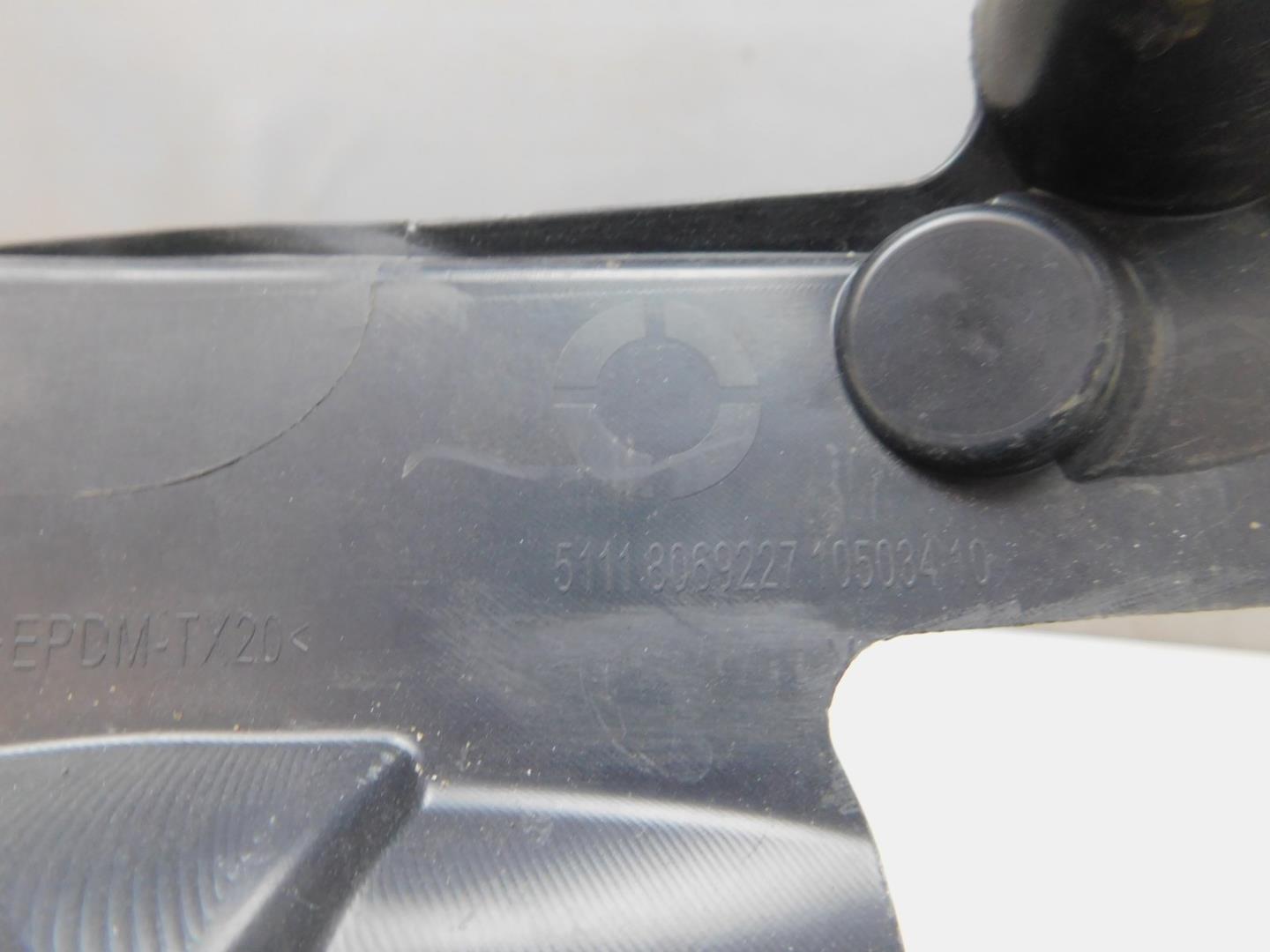 Кронштейн переднего бампера