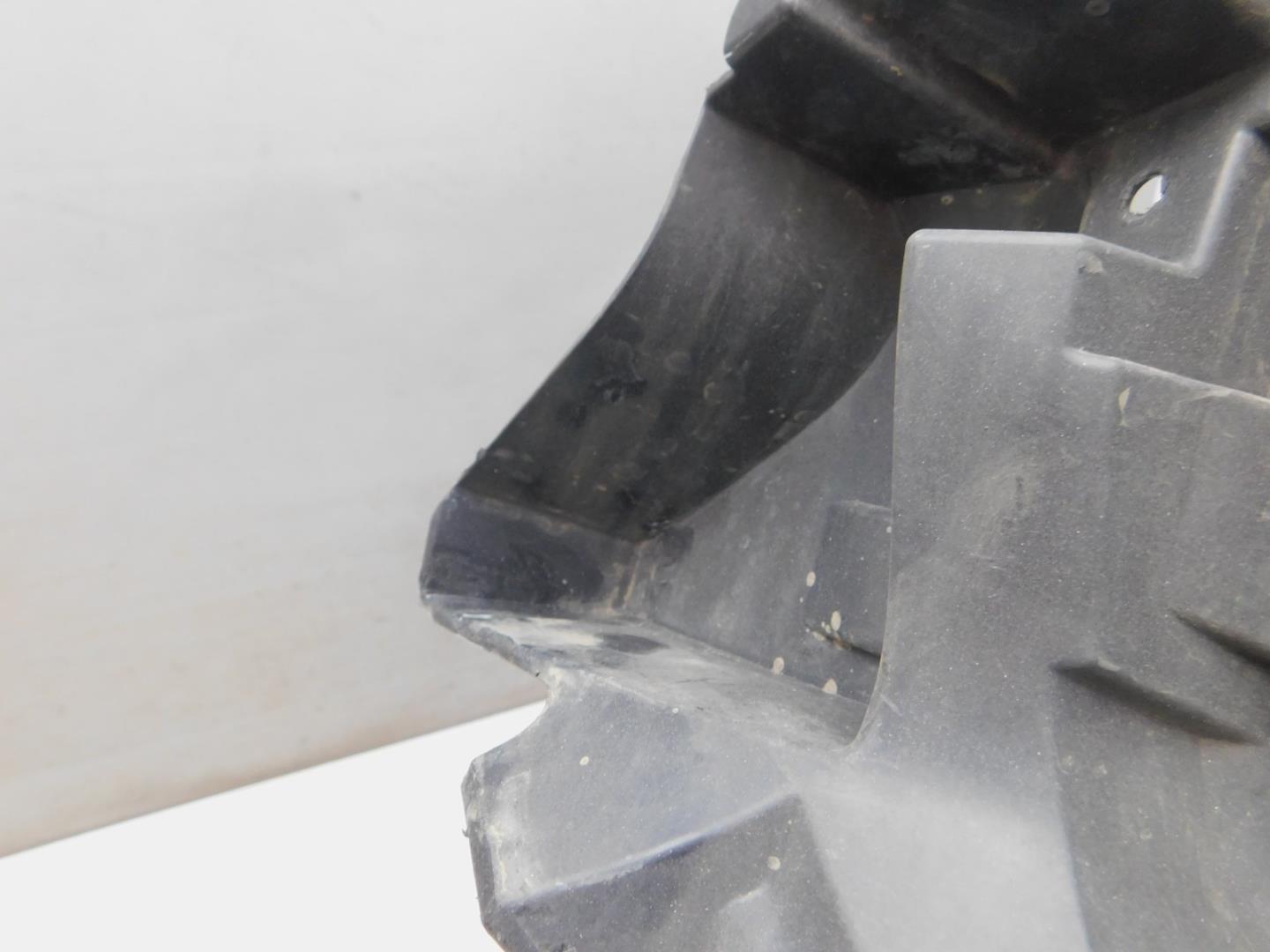 Кронштейн переднего бампера