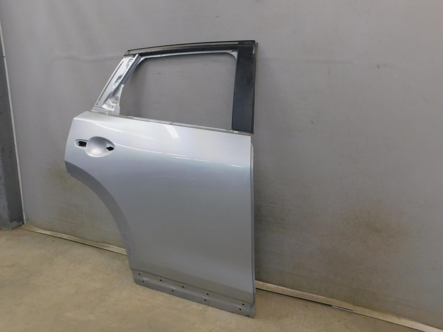 Дверь задняя правая