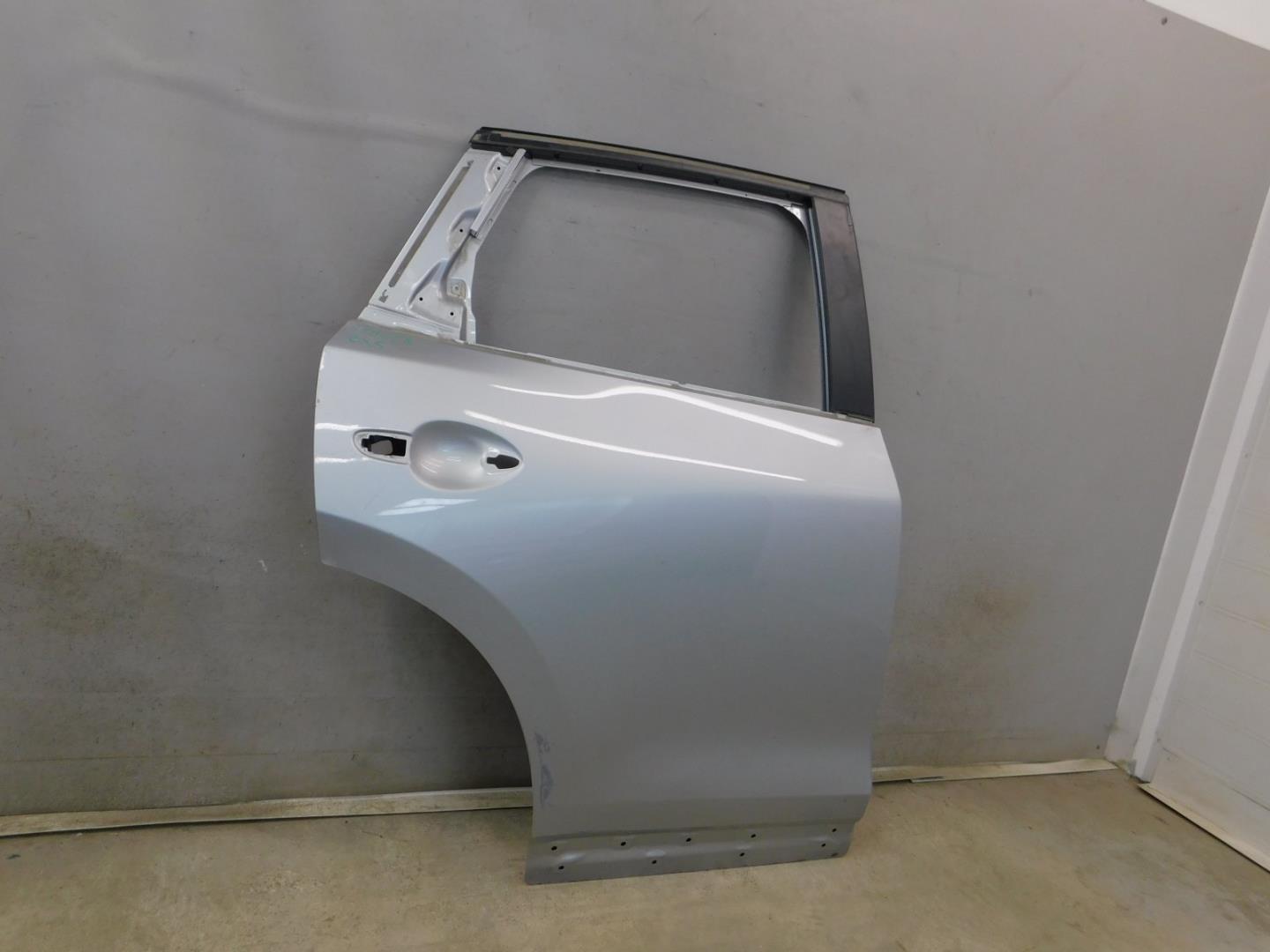 Дверь задняя правая