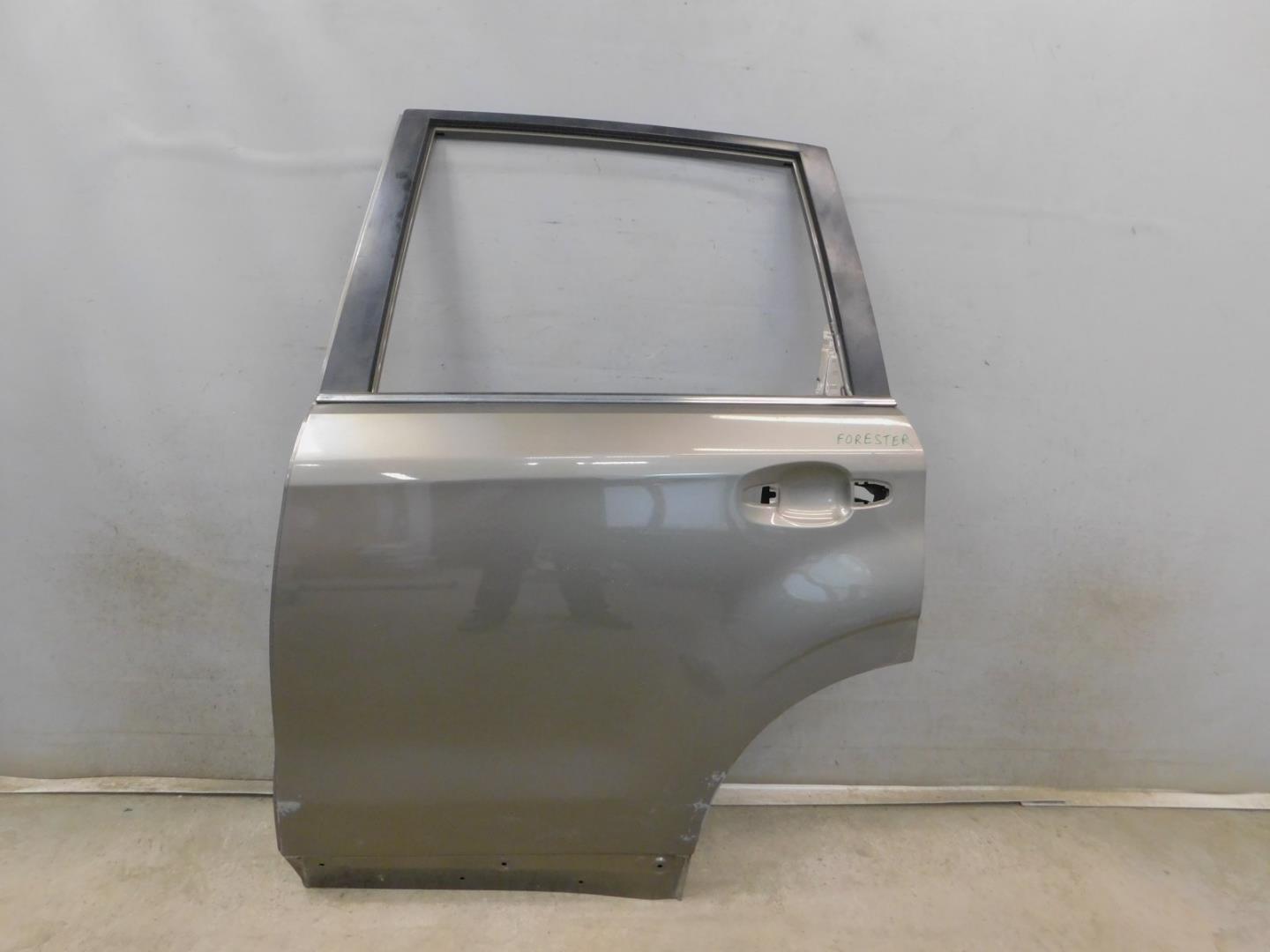 Дверь задняя левая