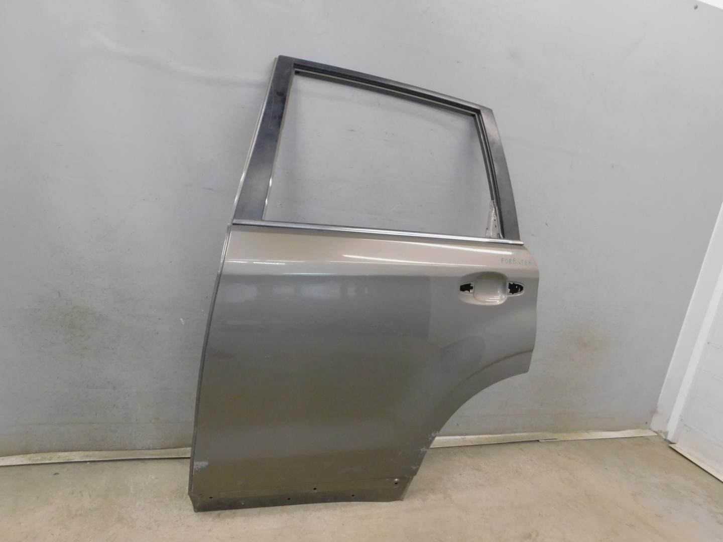 Дверь задняя левая