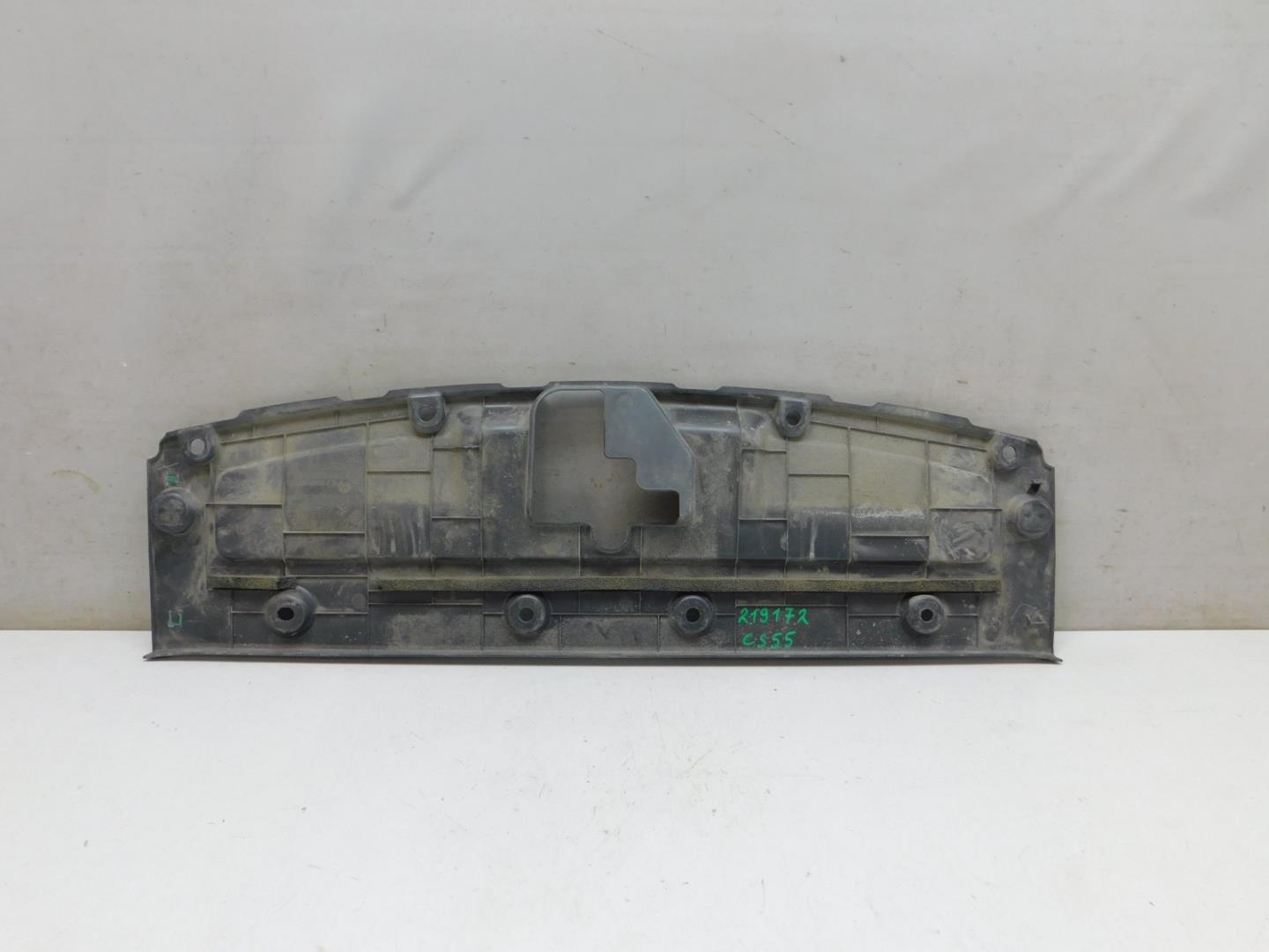 Кожух замка капота