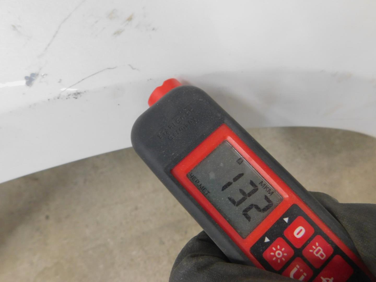 Крыло переднее правое