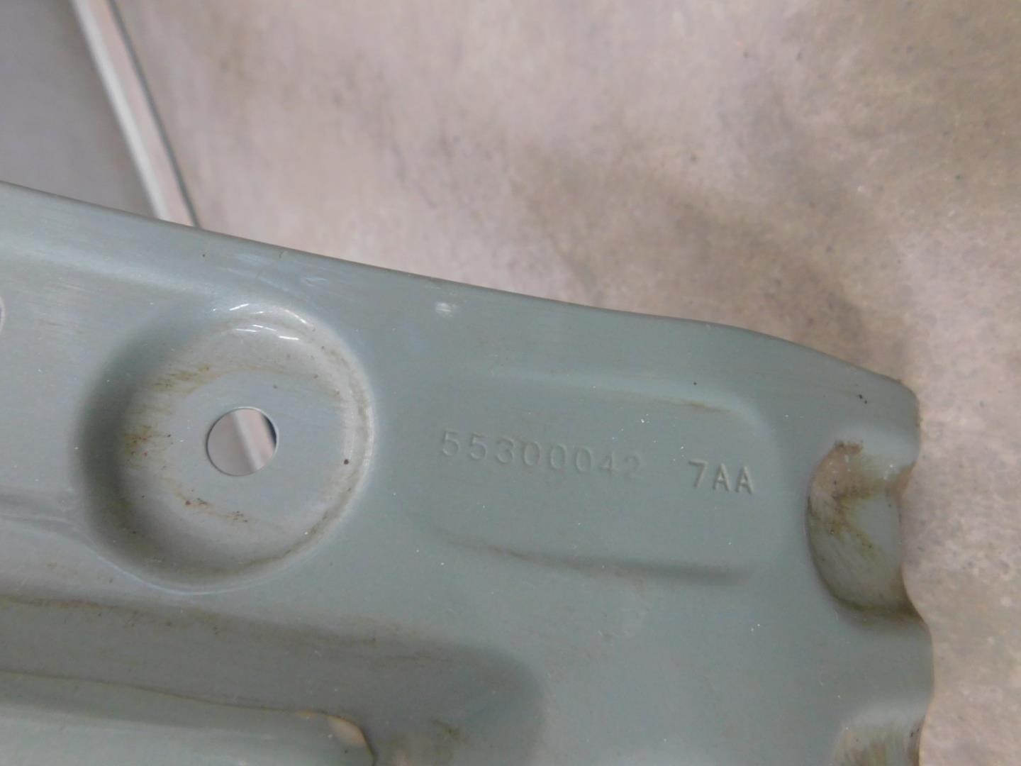 Крыло переднее правое