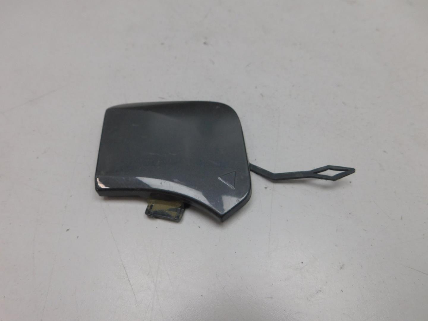 Заглушка буксировочного крюка