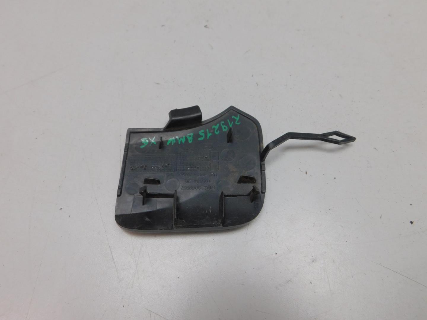 Заглушка буксировочного крюка