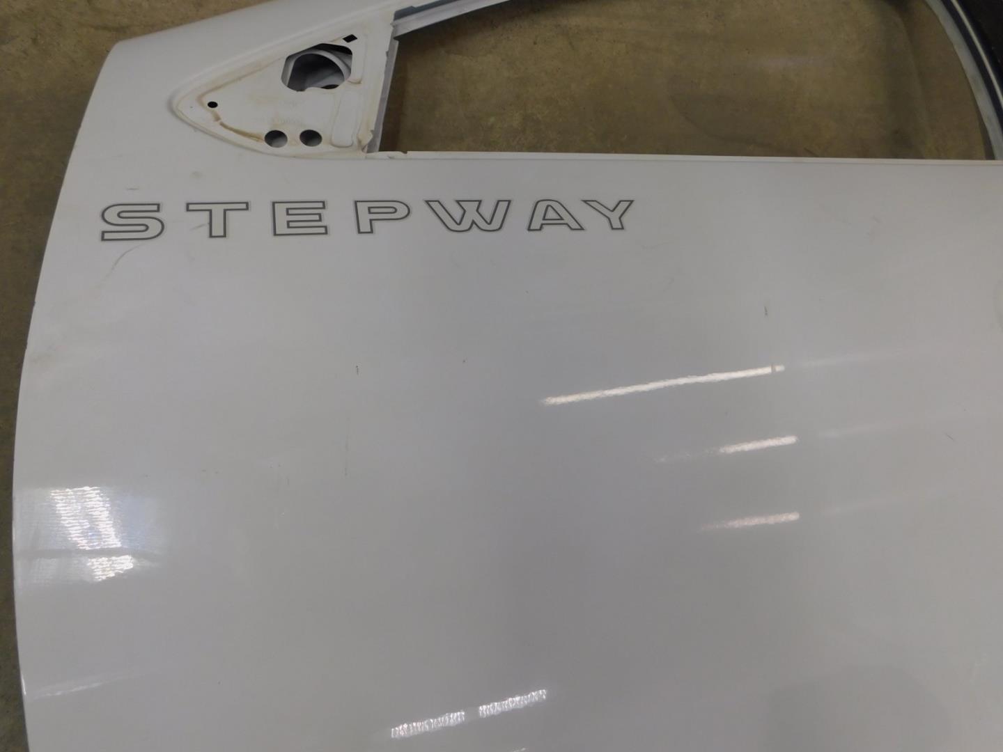 Дверь передняя левая