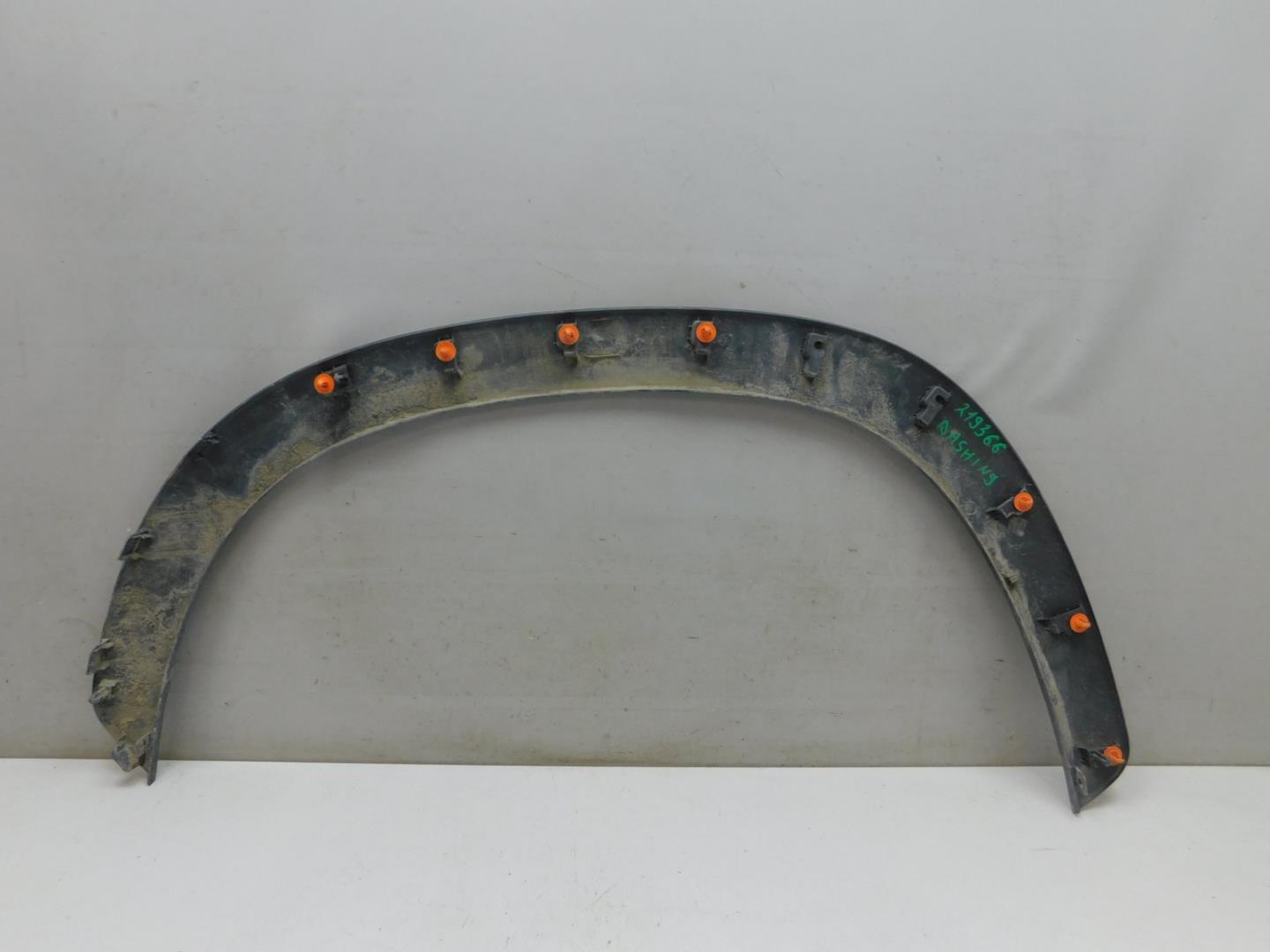 Накладка переднего крыла правого