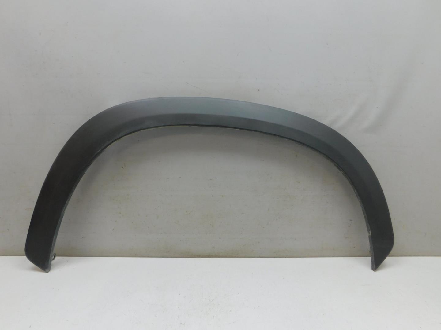 Накладка переднего крыла правого