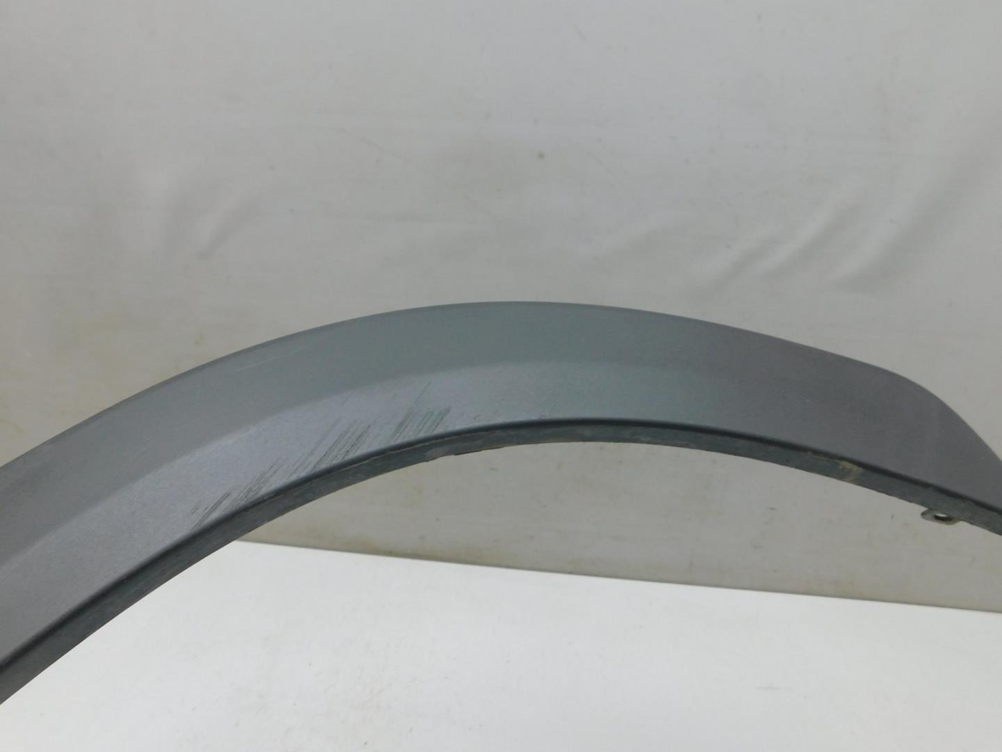 Накладка переднего крыла правого