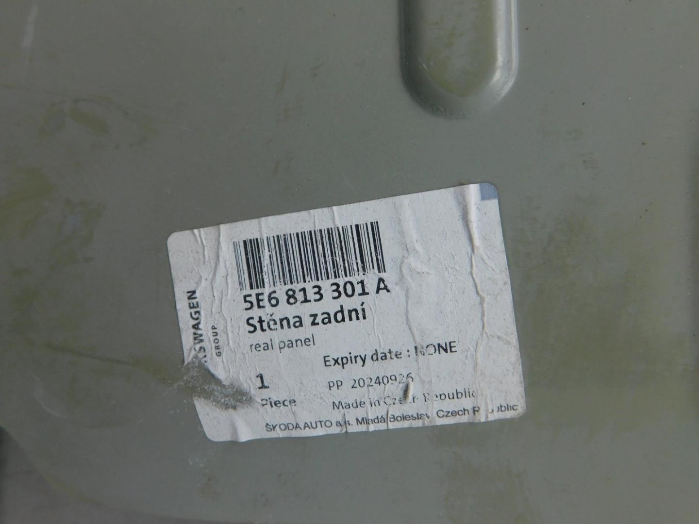 Панель задняя