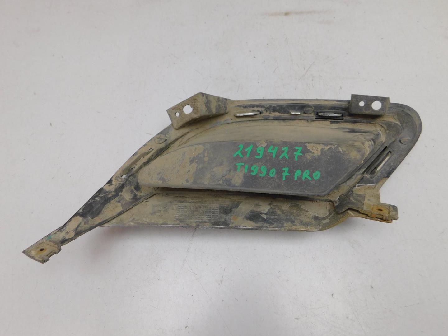 Накладка заднего бампера правая